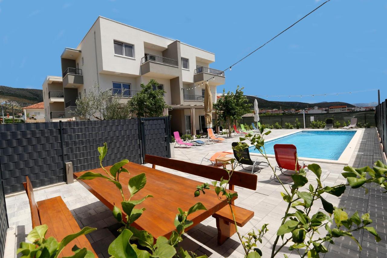 Apartments Bulli 特罗吉尔 外观 照片