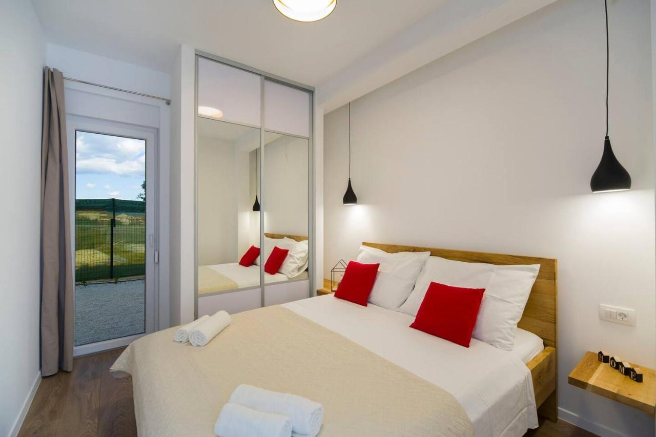 Apartments Bulli 特罗吉尔 外观 照片